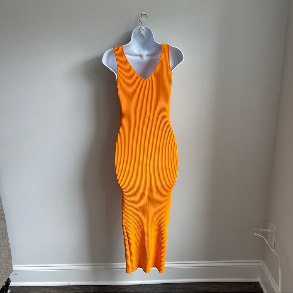 House of Harlow 1960 Ribbed Knit Midi Dress with Side Slit Ring Detail - Picture 5 of 11